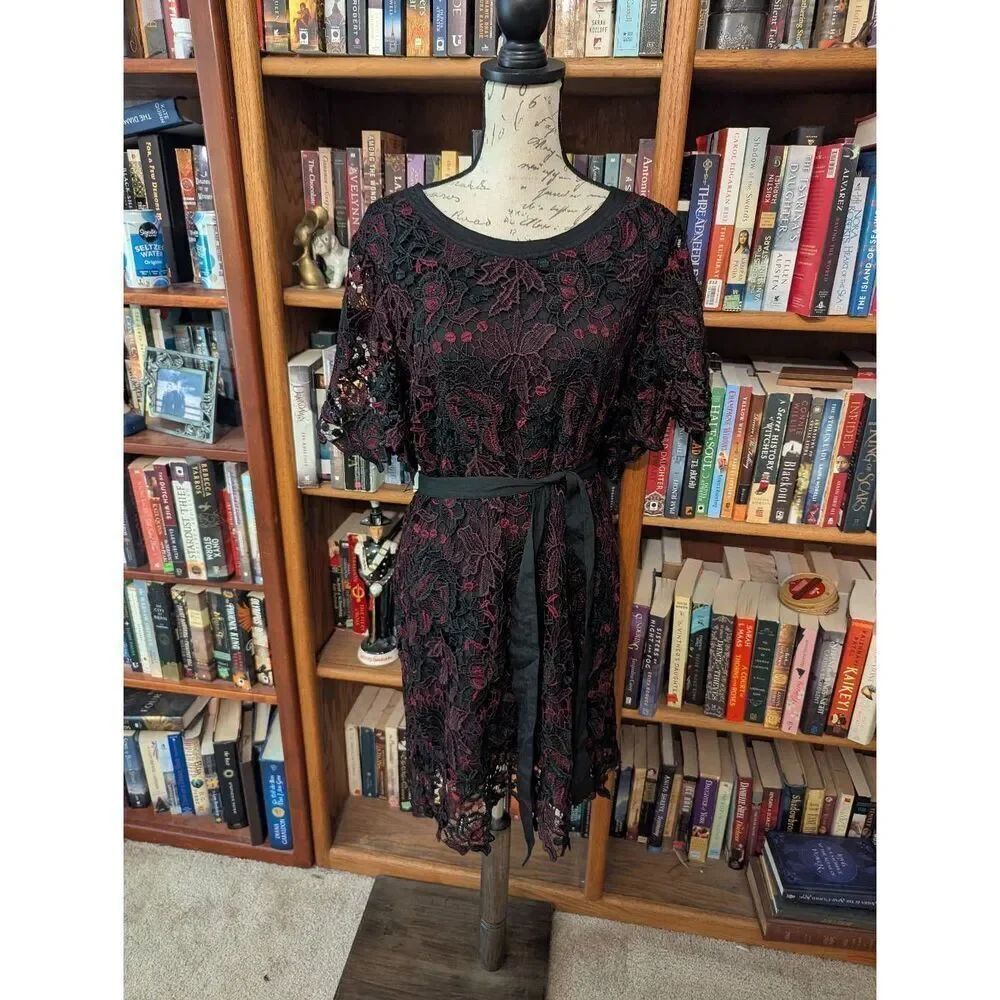 Kobi Women's Size XL Black Red Floral Embroidered Short Sleeve Mini Dress Belted